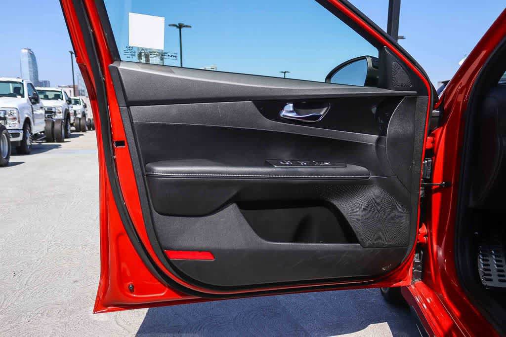 Used 2022 Kia Forte GT-Line w/ GT-Line Technology Package FWD image 21