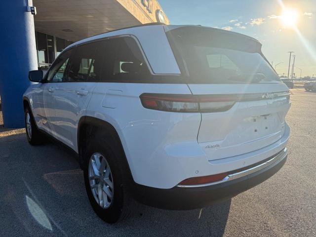 Used 2025 Jeep Grand Cherokee 4WD image 2