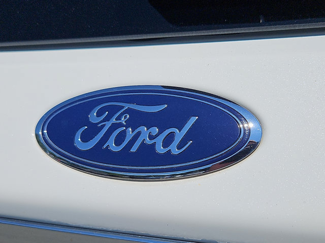 Certified 2023 Ford Explorer XLT w/ Equipment Group 202A AWD/4WD image 38