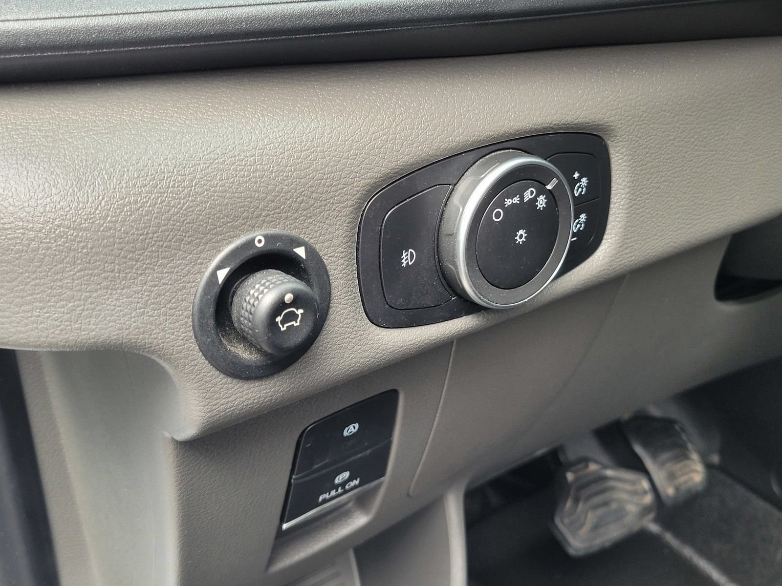 Certified 2022 Ford Transit 350 w/ Interior Upgrade Package RWD image 12