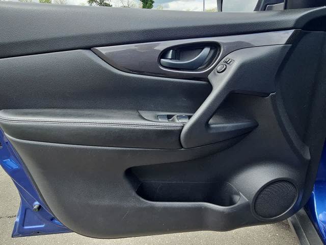 Used 2019 Nissan Rogue S FWD image 16