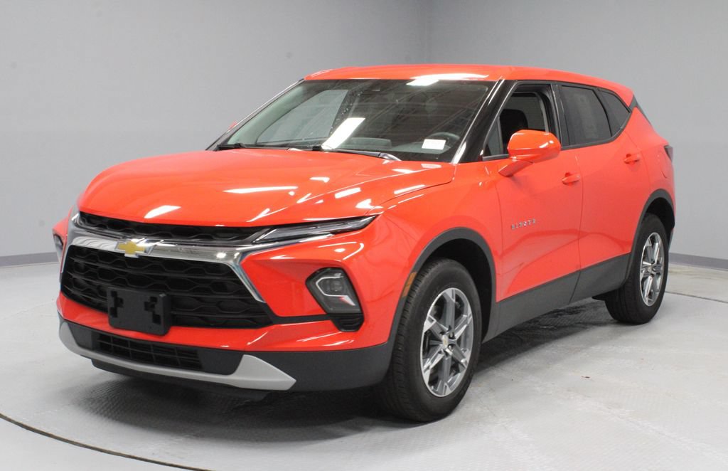 Used 2025 Chevrolet Blazer LT AWD/4WD image 5