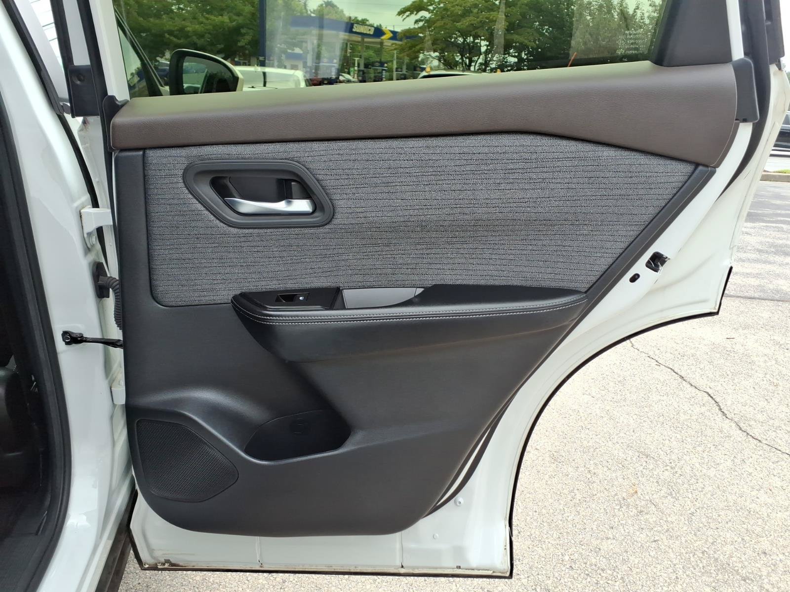 Used 2023 Nissan Rogue SV AWD/4WD image 26