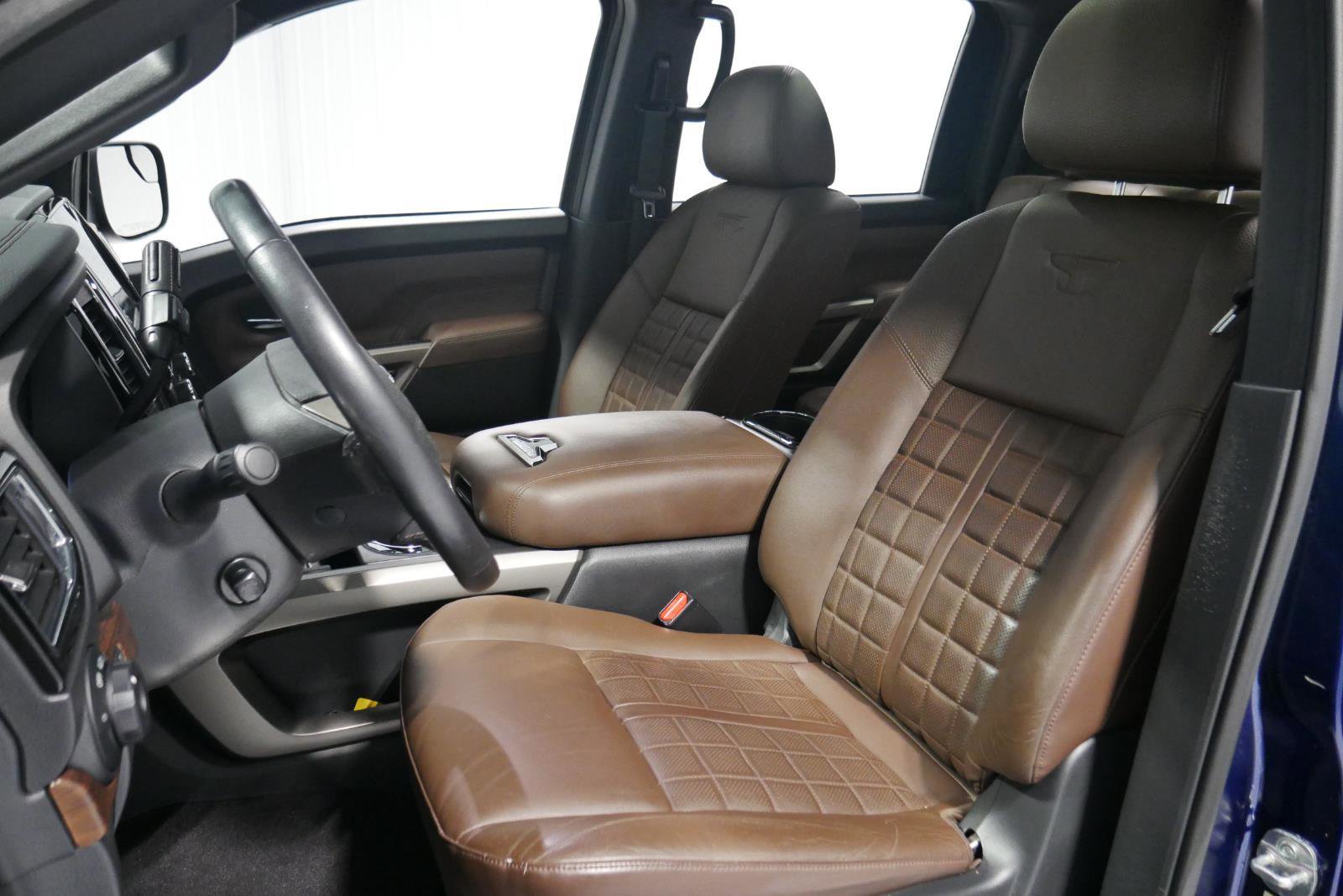 Used 2023 Nissan Titan Platinum Reserve w/ Moonroof Package image 10