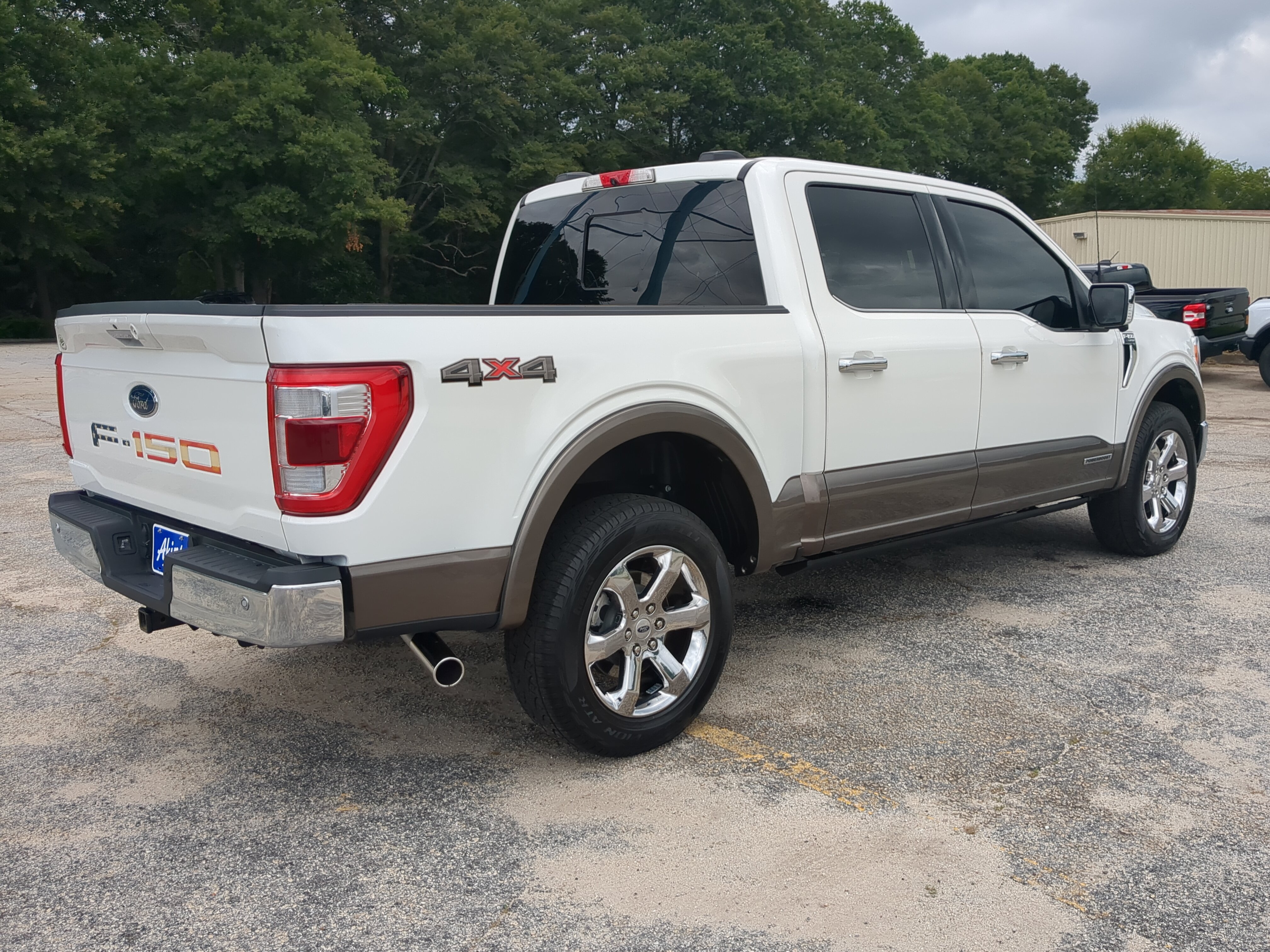 Certified 2022 Ford F150 Lariat w/ Max Trailer Tow Package AWD/4WD image 3