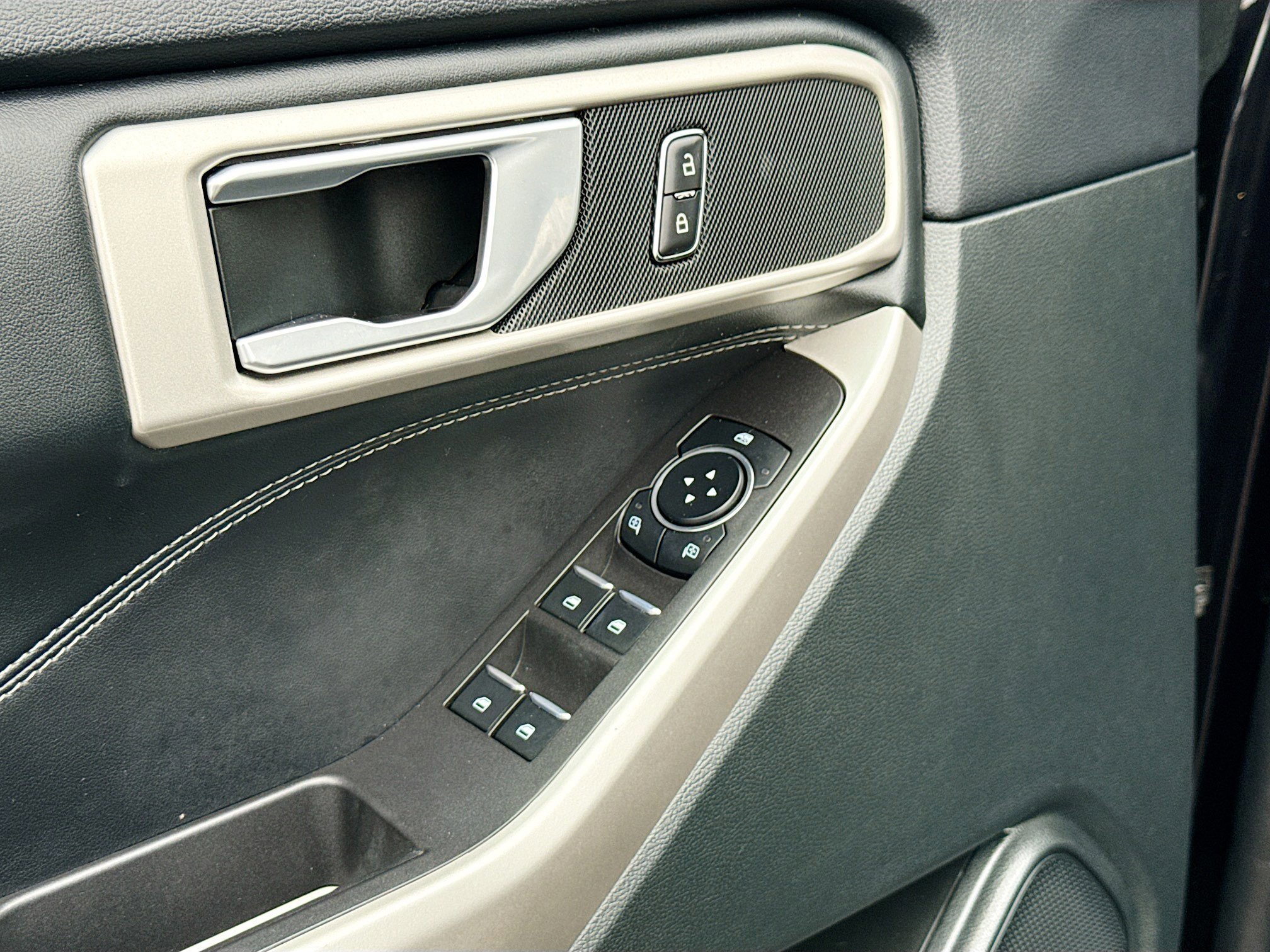 Certified 2023 Ford Explorer XLT w/ Equipment Group 202A image 11