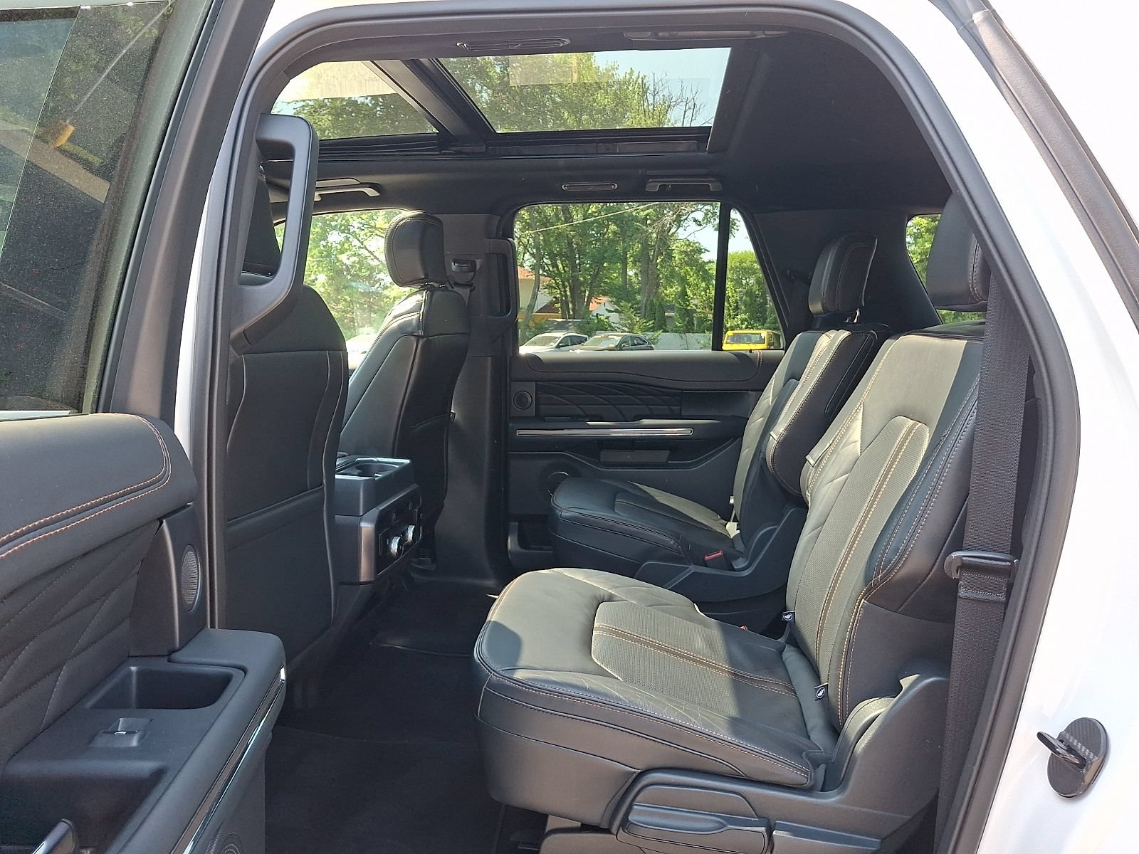 Certified 2024 Ford Expedition Max Platinum AWD/4WD image 11