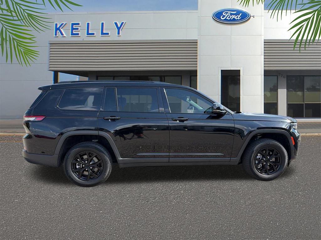 Used 2024 Jeep Grand Cherokee L Altitude RWD image 6