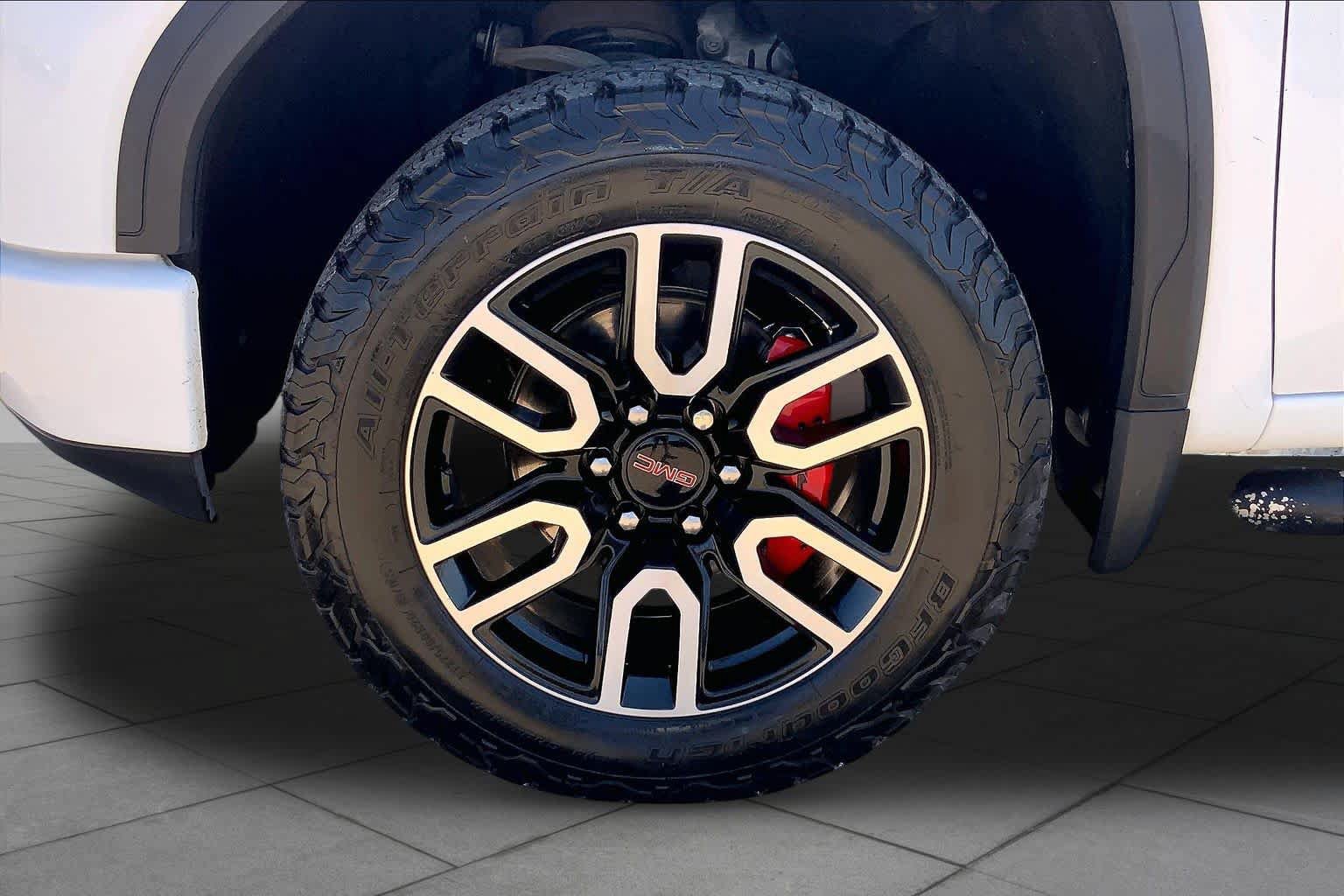 Used 2021 GMC Sierra 1500 AT4 w/ AT4 Preferred Package AWD/4WD image 11