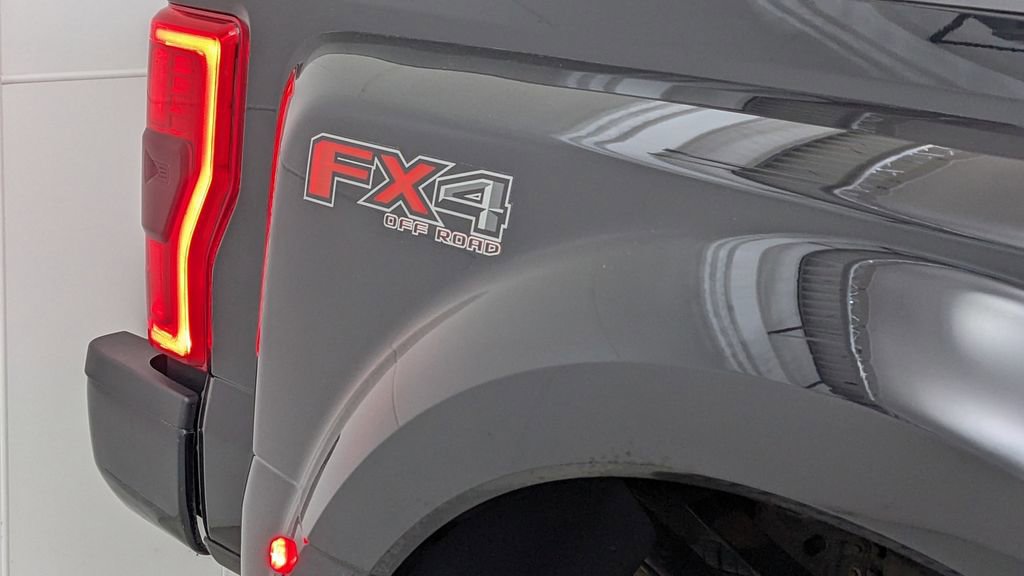 Certified 2019 Ford F450 Platinum w/ Platinum Ultimate Package image 42