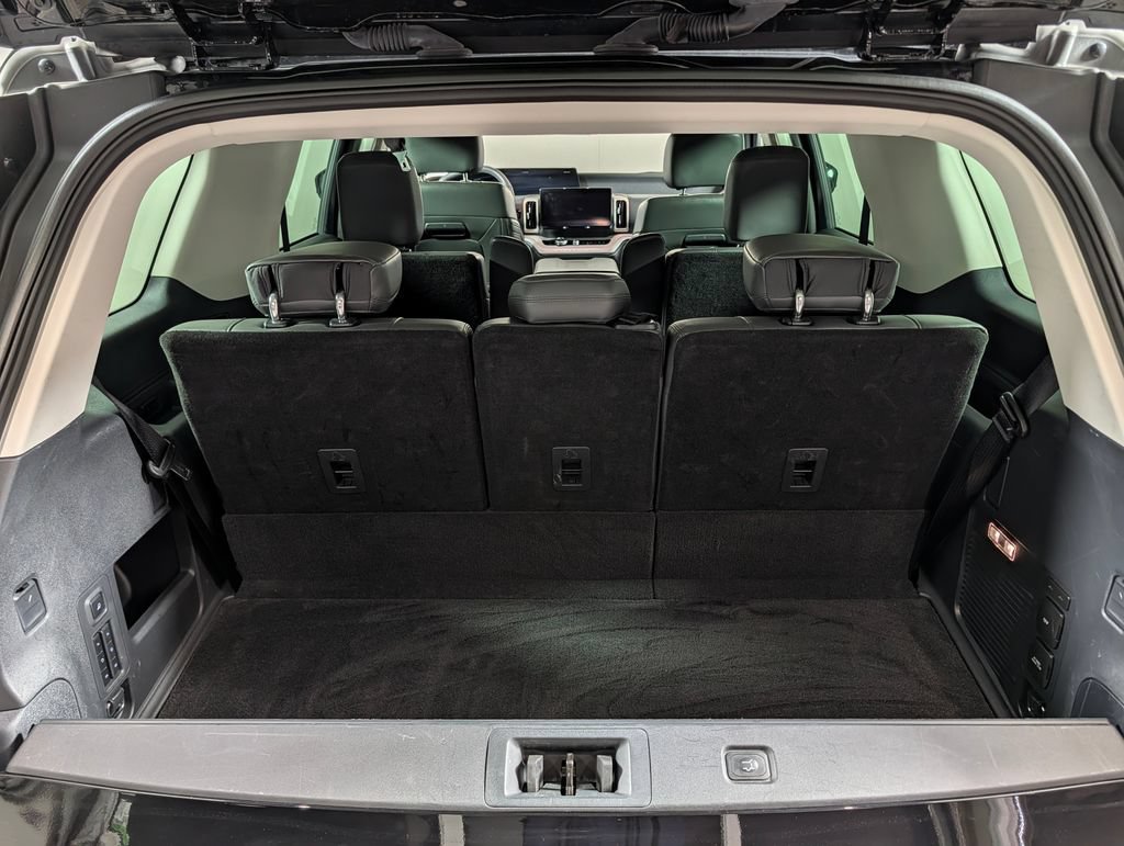Certified 2025 Ford Expedition Active AWD/4WD image 6