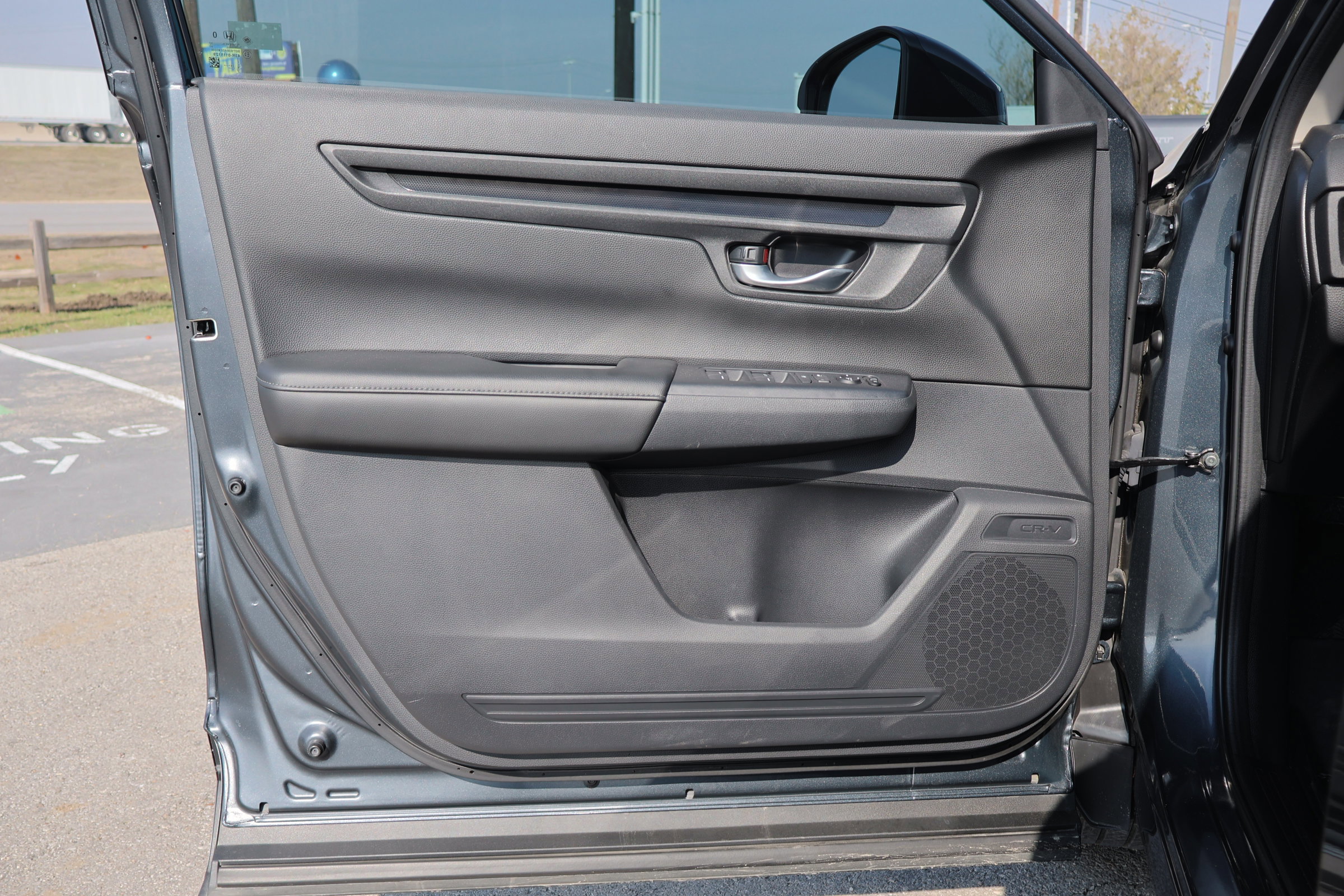 Used 2025 Honda CR-V LX image 12