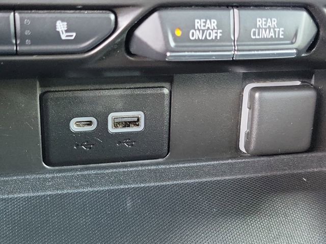 Used 2021 Chevrolet Tahoe LT image 16