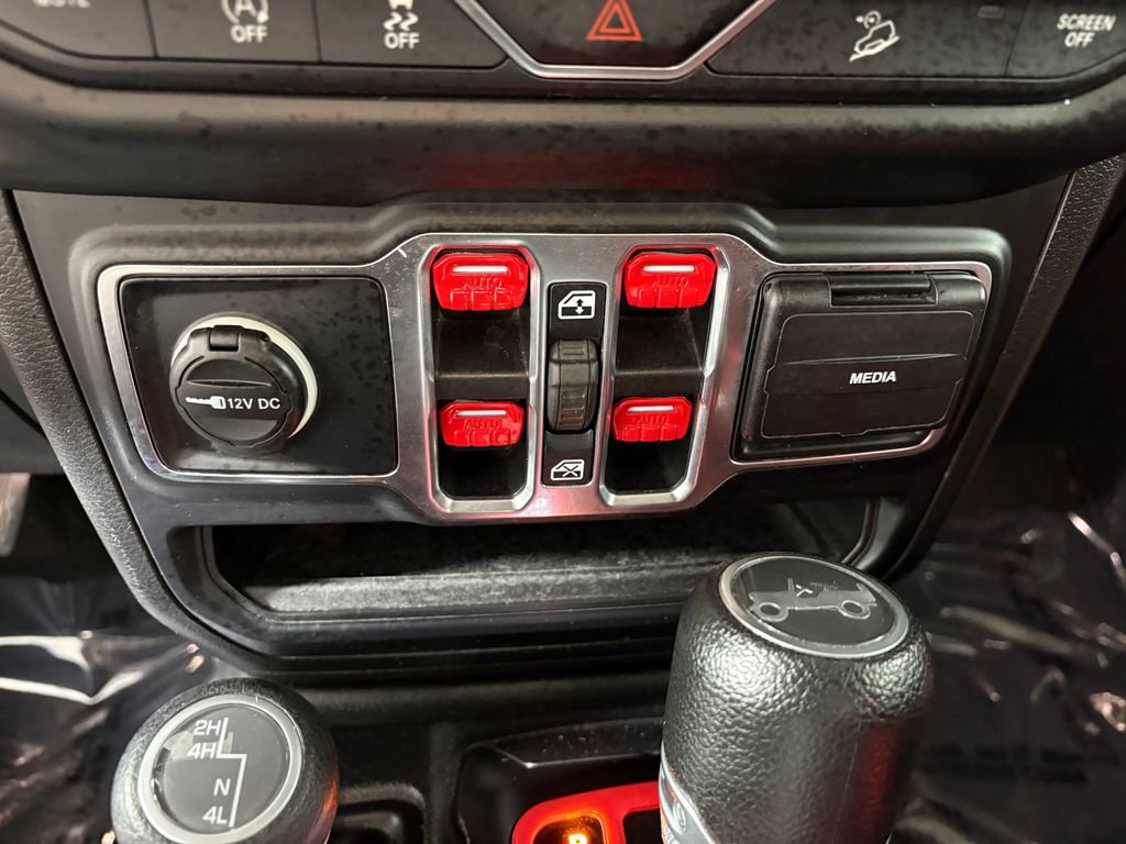 Used 2019 Jeep Wrangler Unlimited Sahara image 19