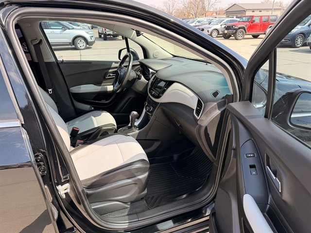 Used 2018 Chevrolet Trax LT w/ Driver Confidence Package image 8