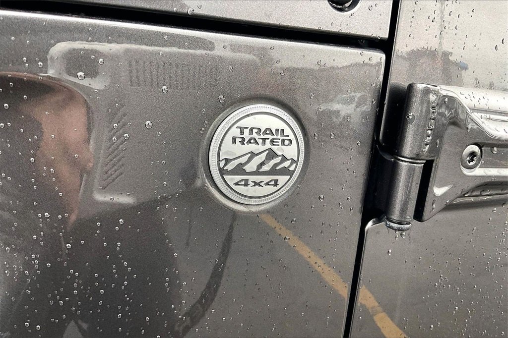 Used 2019 Jeep Wrangler Unlimited Sahara image 7