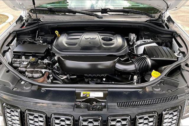 Used 2020 Jeep Grand Cherokee Altitude AWD/4WD image 10