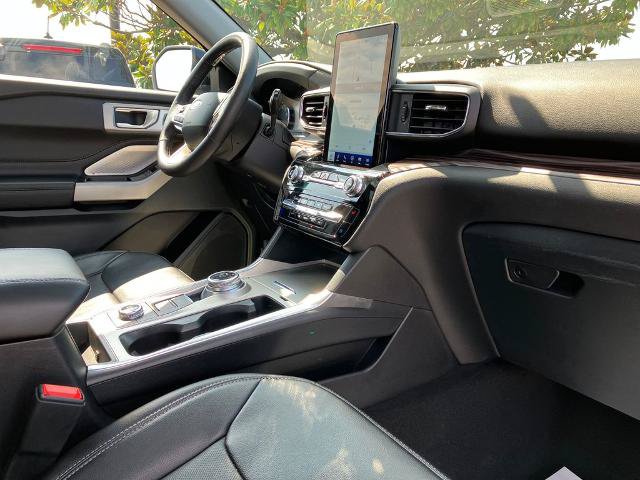 Certified 2024 Ford Explorer Limited w/ Limited Technology Package AWD/4WD image 28