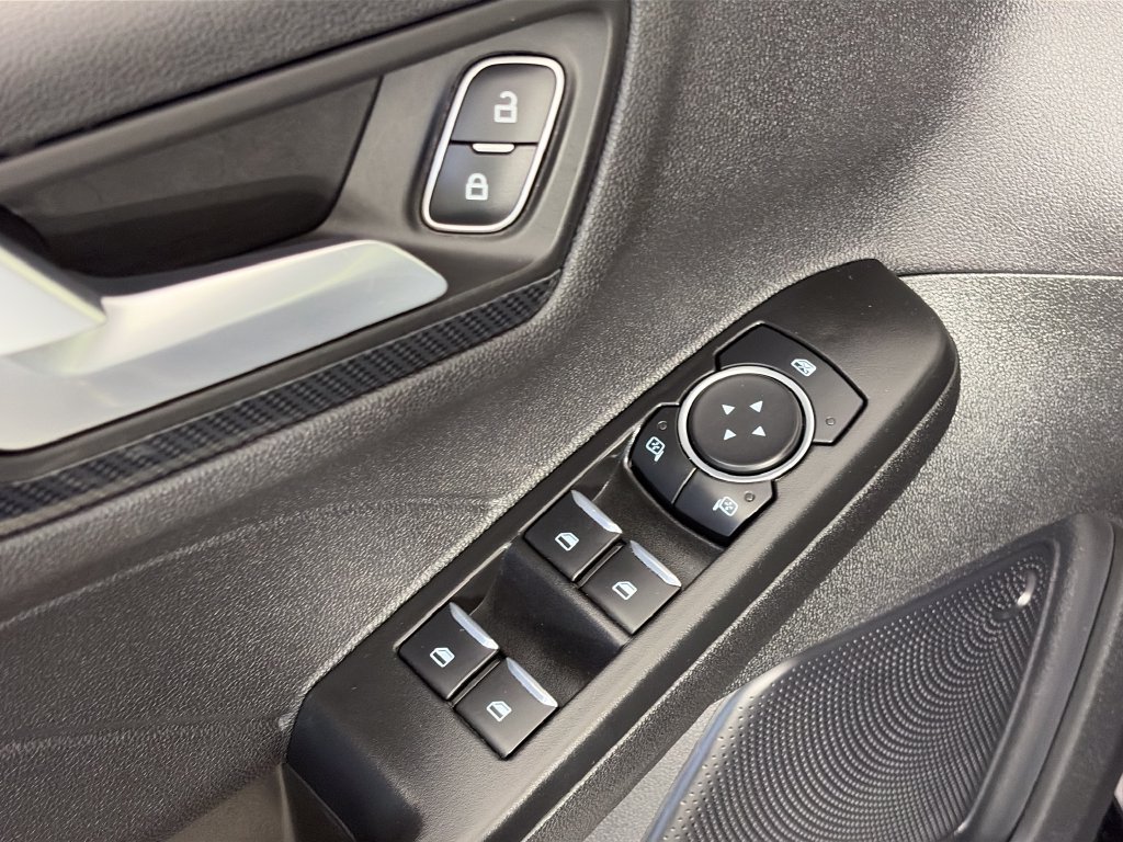 Certified 2025 Ford Escape ST-Line Select AWD/4WD image 25