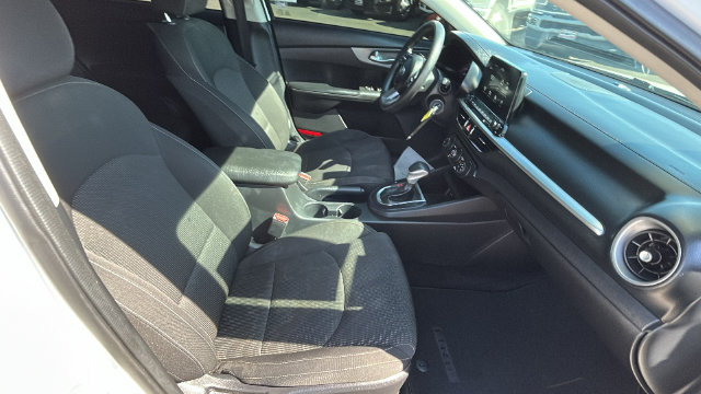 Used 2021 Kia Forte LXS FWD image 11