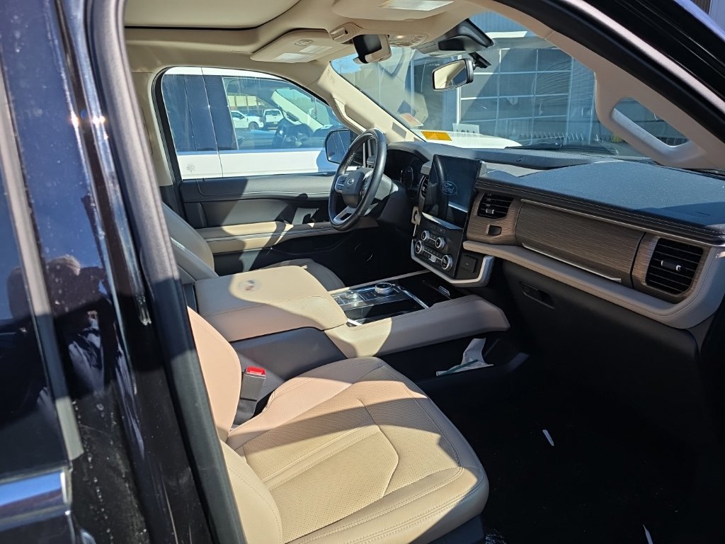 Certified 2023 Ford Expedition Max Limited AWD/4WD image 3
