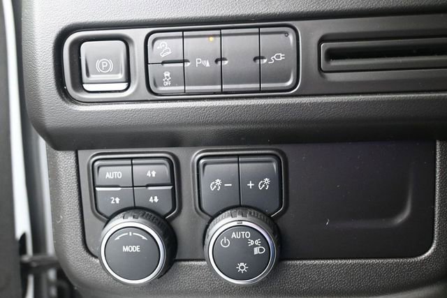 Used 2021 Chevrolet Suburban Z71 AWD/4WD image 8