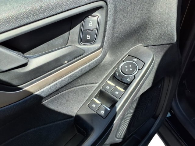 Certified 2022 Ford Escape SE w/ SE Sport Appearance Package FWD image 19