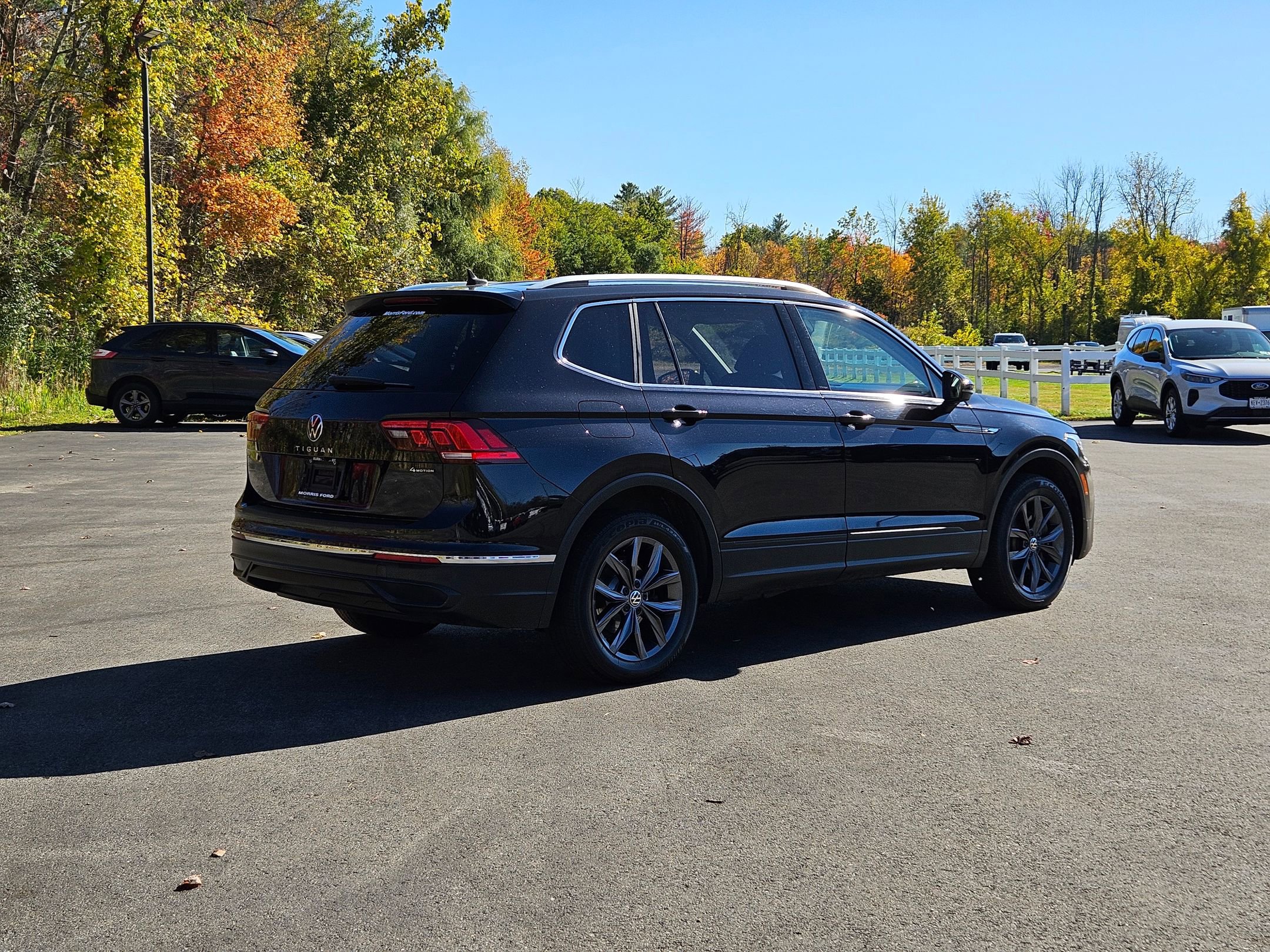 Used 2022 Volkswagen Tiguan SE image 3