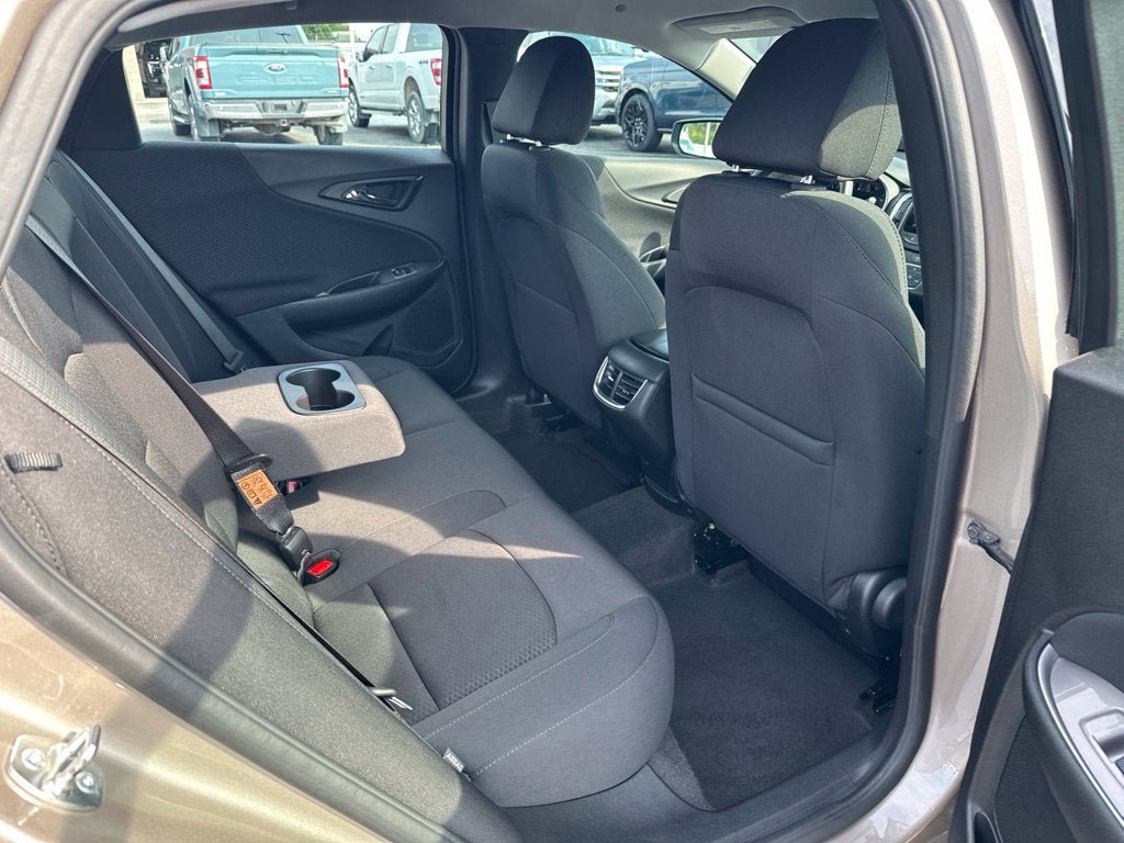 Used 2025 Chevrolet Malibu LT FWD image 10