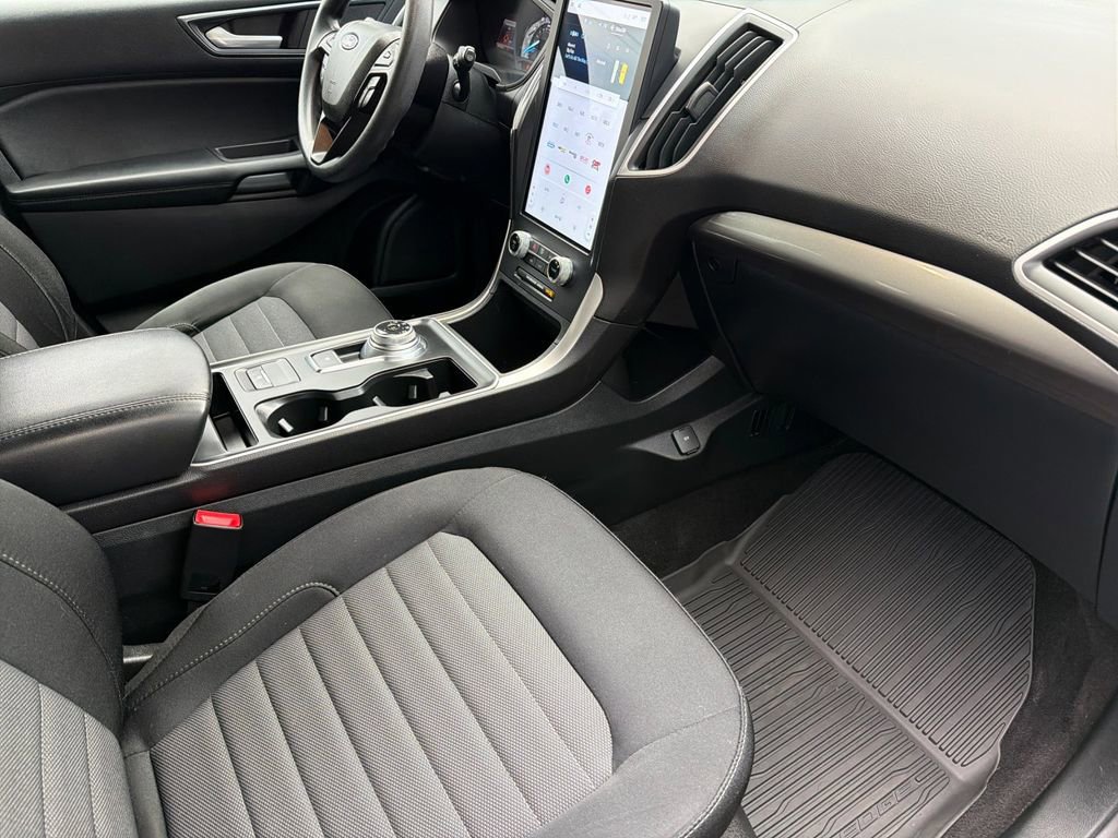 Certified 2022 Ford Edge SE w/ Black Appearance Package image 15
