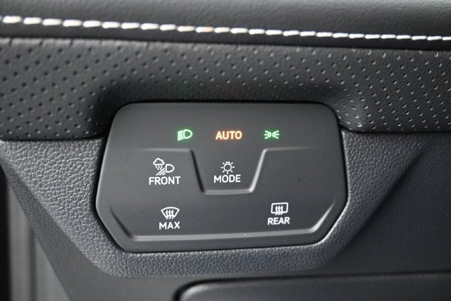 Used 2025 Volkswagen Atlas SE FWD image 24
