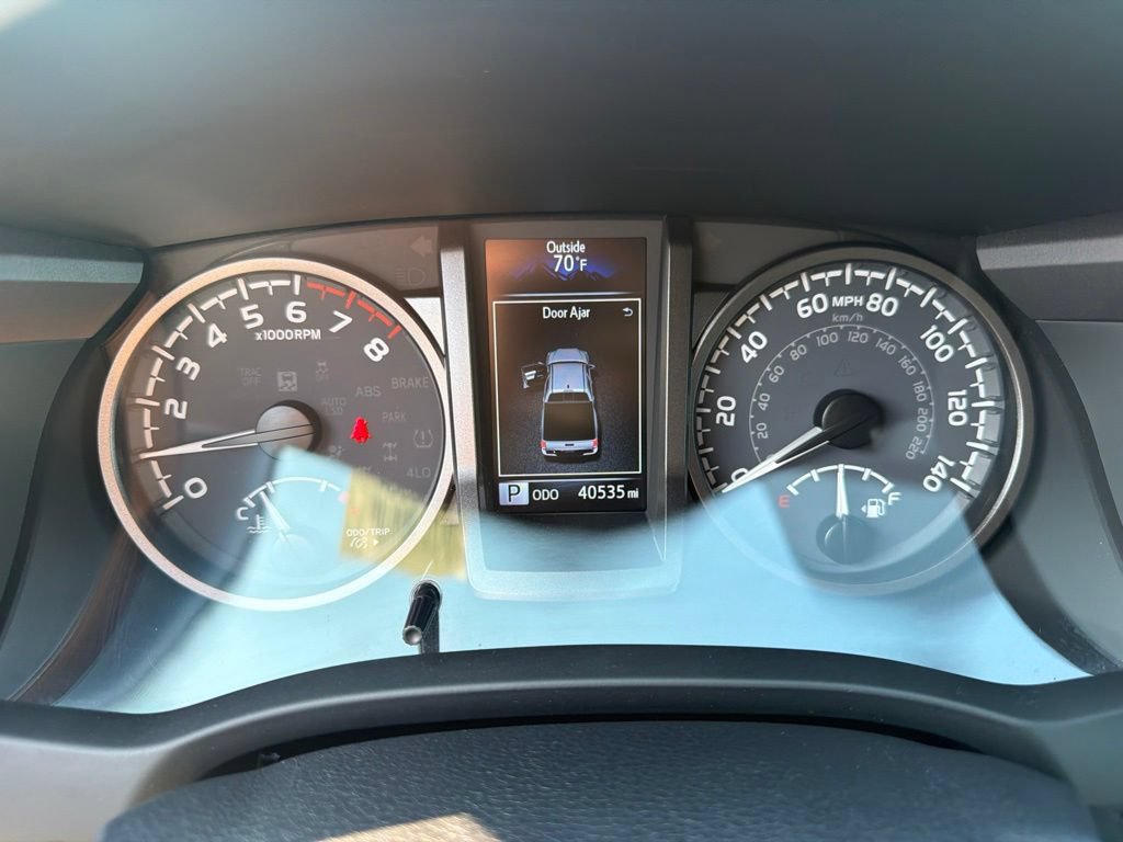 Used 2023 Toyota Tacoma TRD Off-Road AWD/4WD image 31