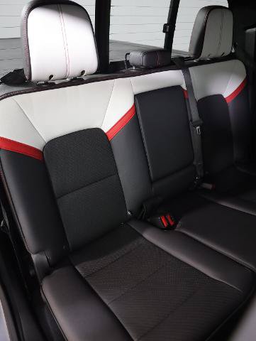Used 2024 GMC Canyon AT4X AWD/4WD image 10