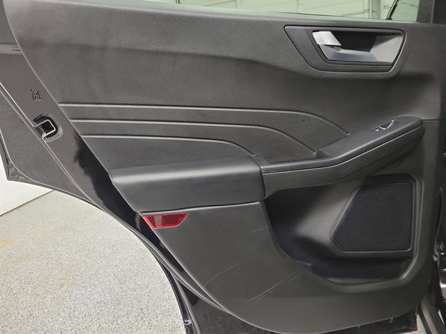 Certified 2025 Ford Escape Platinum AWD/4WD image 10