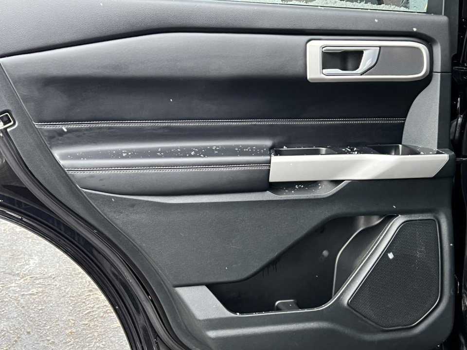 Certified 2022 Ford Explorer XLT w/ Equipment Group 202A image 34