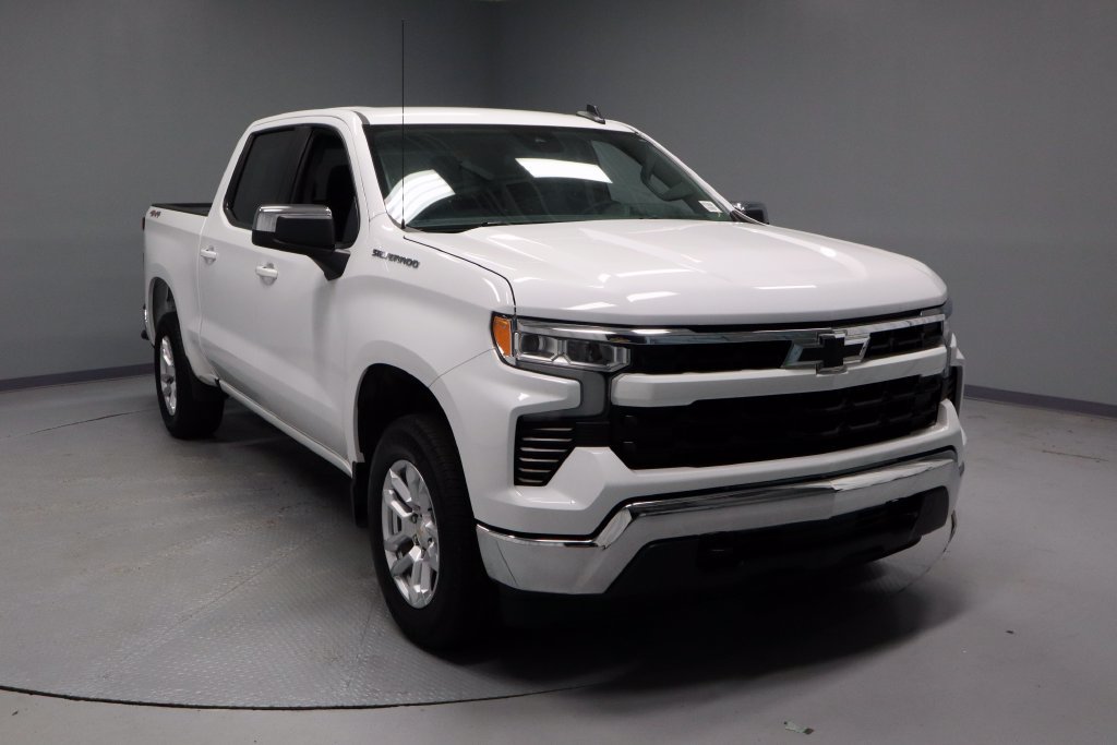 Used 2023 Chevrolet Silverado 1500 LT AWD/4WD image 1