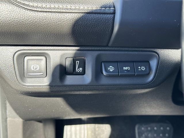 Used 2020 GMC Acadia SLT w/ Driver Alert Package II image 21