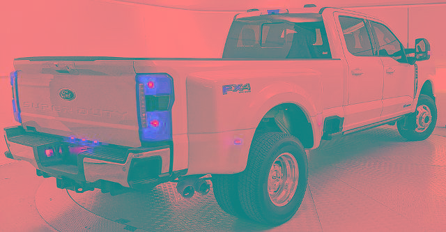 Certified 2025 Ford F350 Lariat w/ Lariat Ultimate Package AWD/4WD image 3
