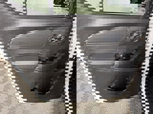 Used 2018 Chevrolet Traverse LT image 19