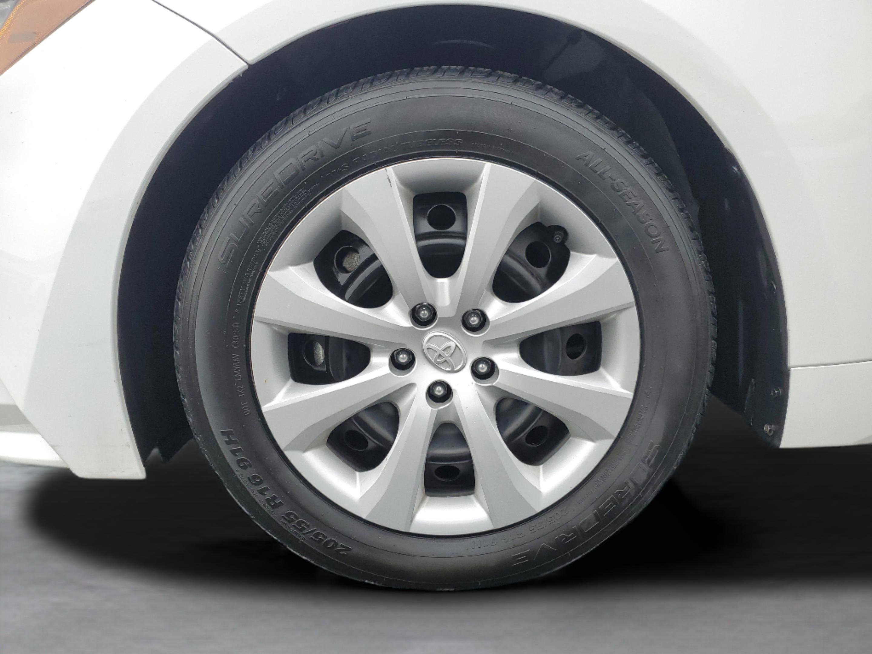 Used 2024 Toyota Corolla LE FWD image 28