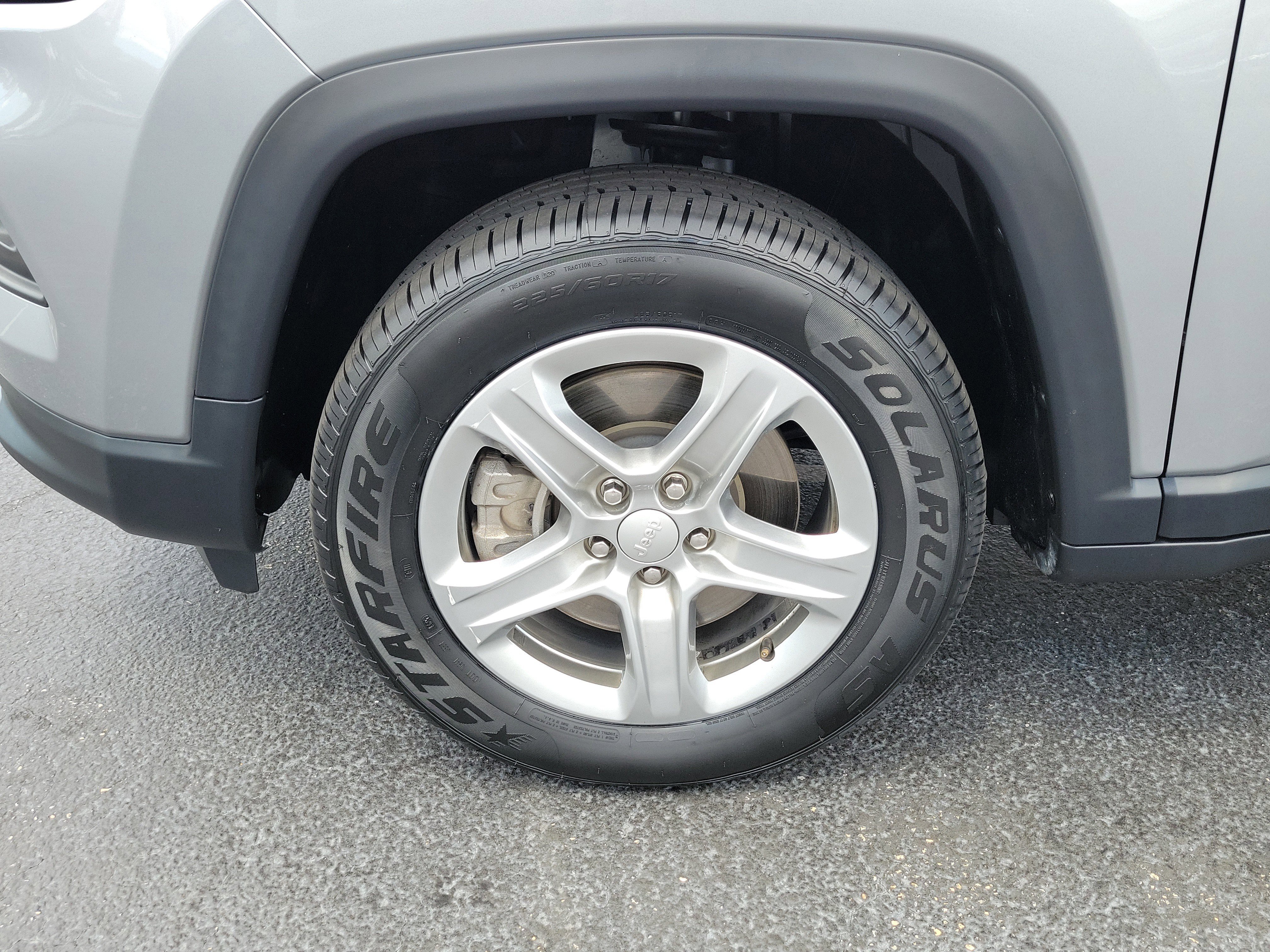 Used 2024 Jeep Compass Latitude AWD/4WD image 5