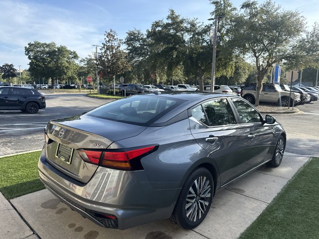 Used 2024 Nissan Altima 2.5 SV FWD image 4