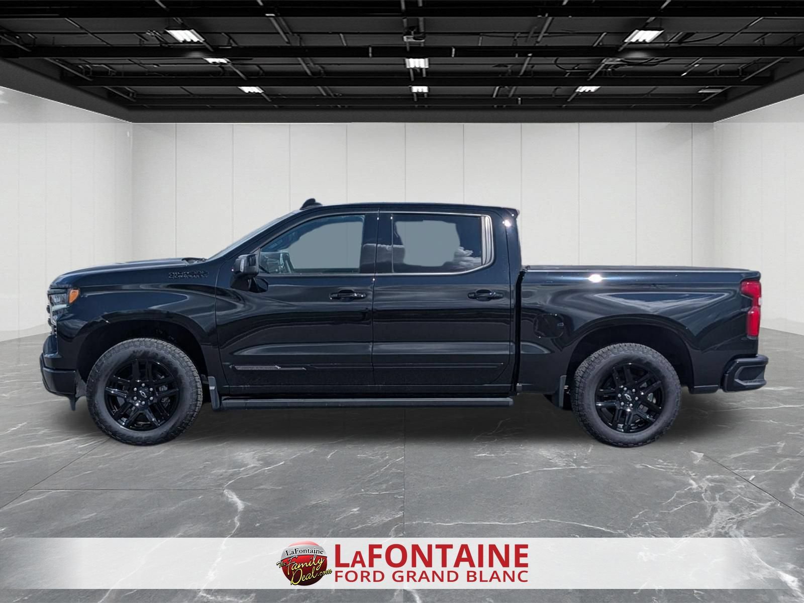 Used 2026 Chevrolet Silverado 1500 High Country w/ Midnight Edition AWD/4WD image 2