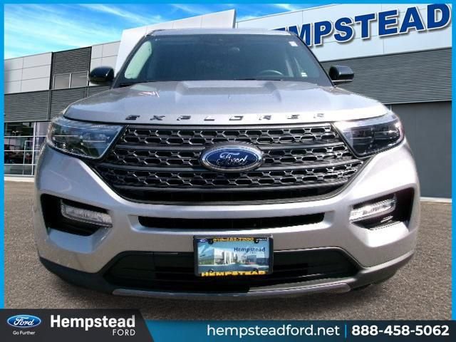 Certified 2023 Ford Explorer XLT w/ Equipment Group 202A AWD/4WD image 2