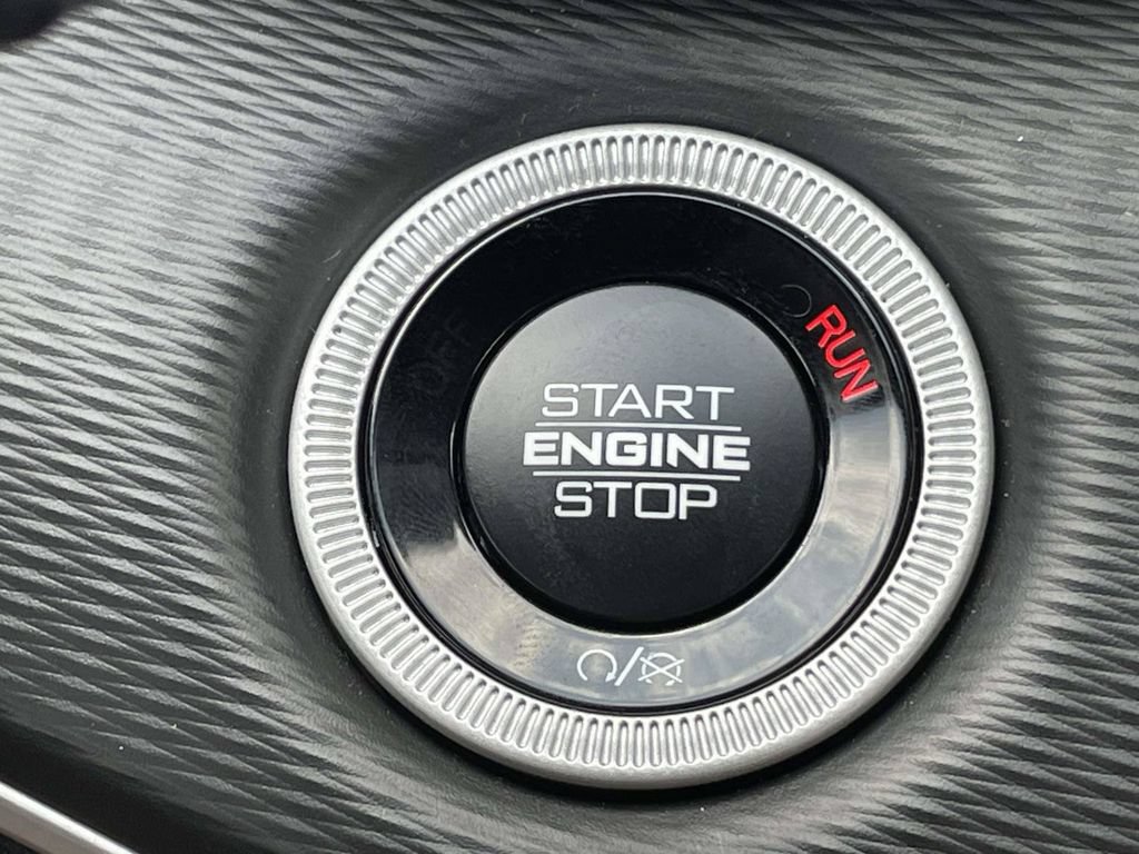 Used 2024 Jeep Grand Cherokee L Altitude RWD image 24