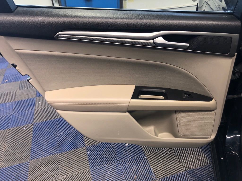 Certified 2020 Ford Fusion SE image 18