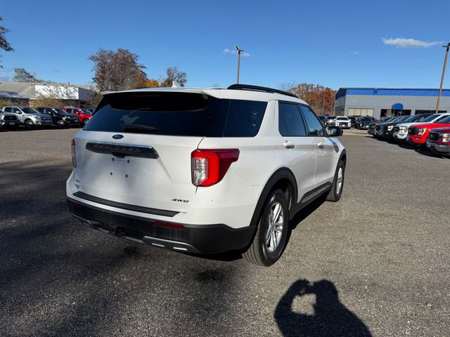 Certified 2022 Ford Explorer XLT w/ Equipment Group 202A image 5