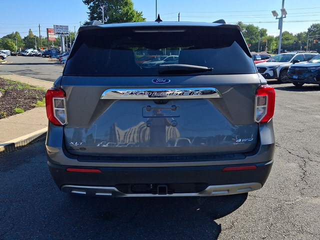 Certified 2023 Ford Explorer XLT w/ Equipment Group 202A AWD/4WD image 9