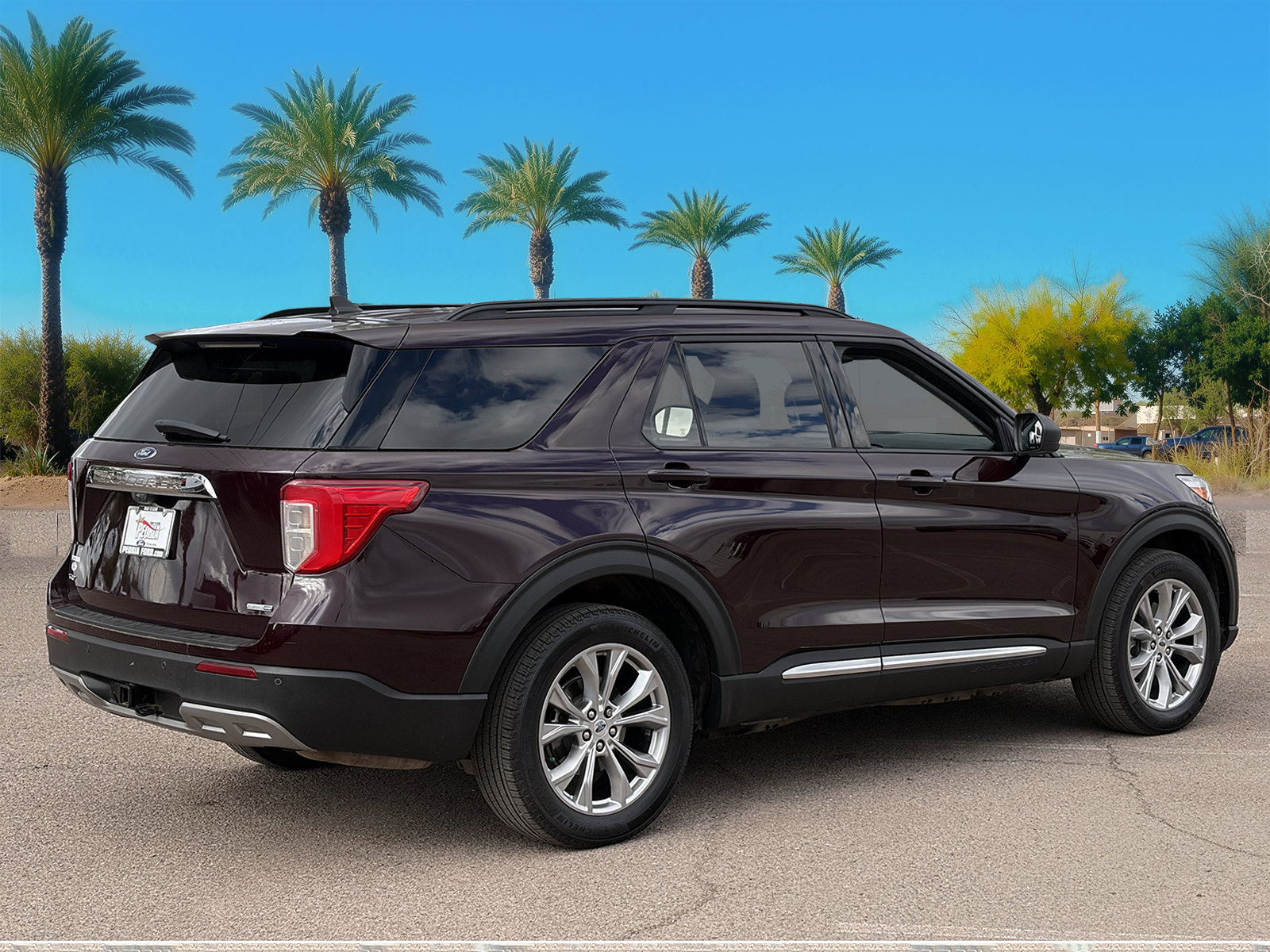 Certified 2023 Ford Explorer XLT w/ Equipment Group 202A AWD/4WD image 6