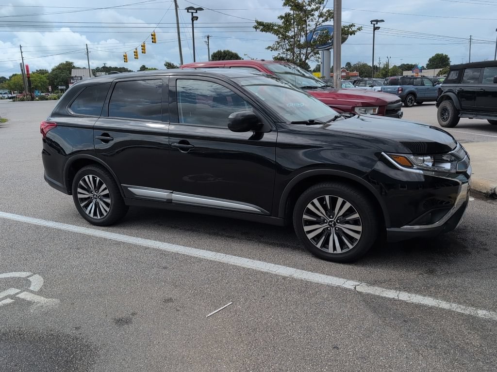 Used 2020 Mitsubishi Outlander ES FWD image 3